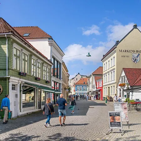 Cozy, Self-Check In, Free Wifi برغن